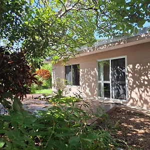 J & Ella's House - 2 Bedroom, 2 Bathroom Holiday home